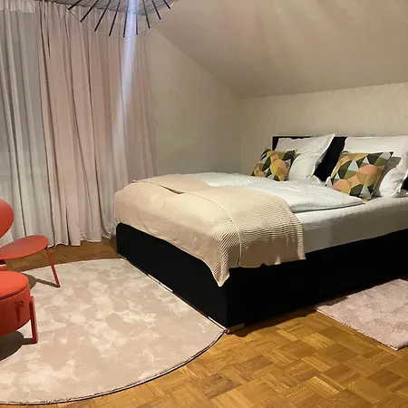 Familiennest Blaustein-ulm Hunde Auf Anfrage Blaustein